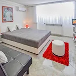 Dado By Interhome * Turan
