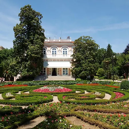 Dado By Interhome Turan