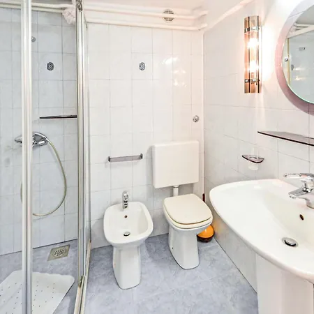 Dado By Interhome Turan