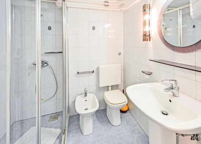 Dado By Interhome Turan