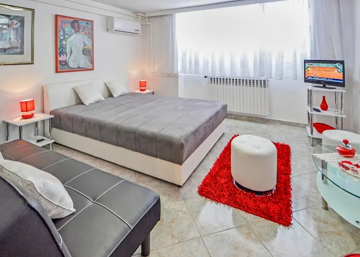 Dado By Interhome * Turan